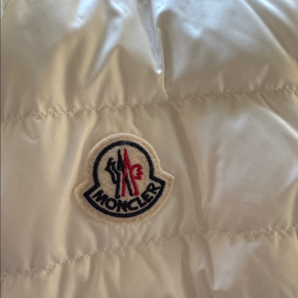 Moncler Liane white Quilted down vest. Worn twice! Size 3 - Picture 5 of 7